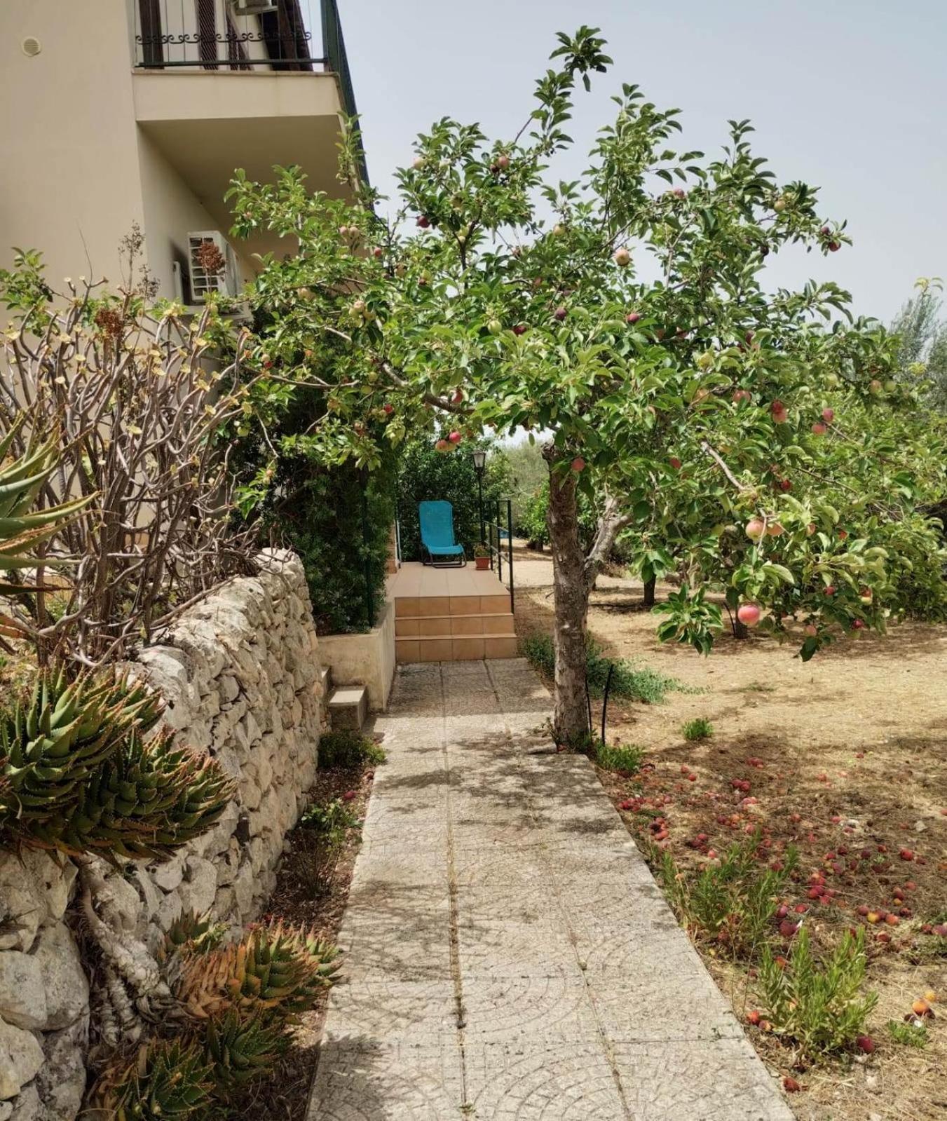 Ronnavona Casa Vacanze B&B Chiaramonte Gulfi Exteriör bild